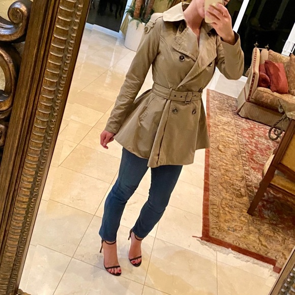 ❌SOLD❌BCBGMaxAzria Trench Coat Size Medium - Picture 2 of 16